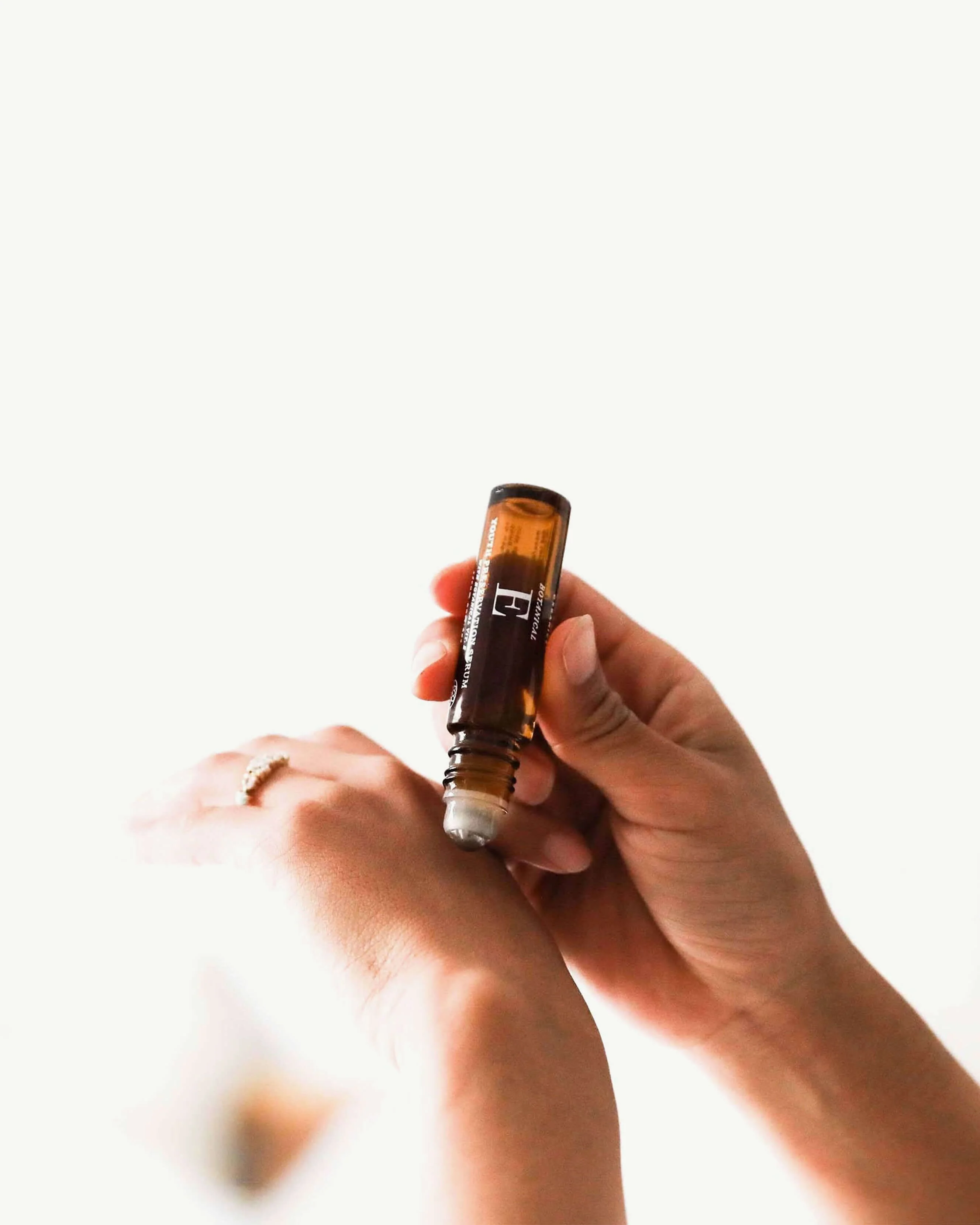 Botanical E Youth Preservation Serum - Image 6