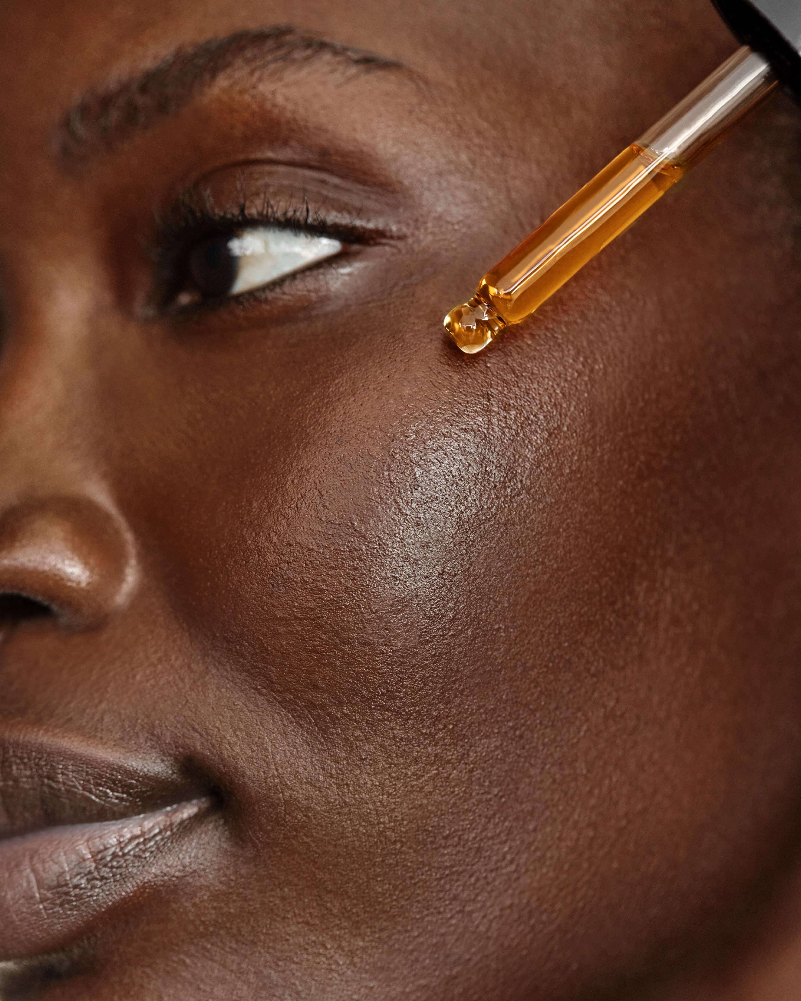 Clear Pure Radiance Oil - Image 2