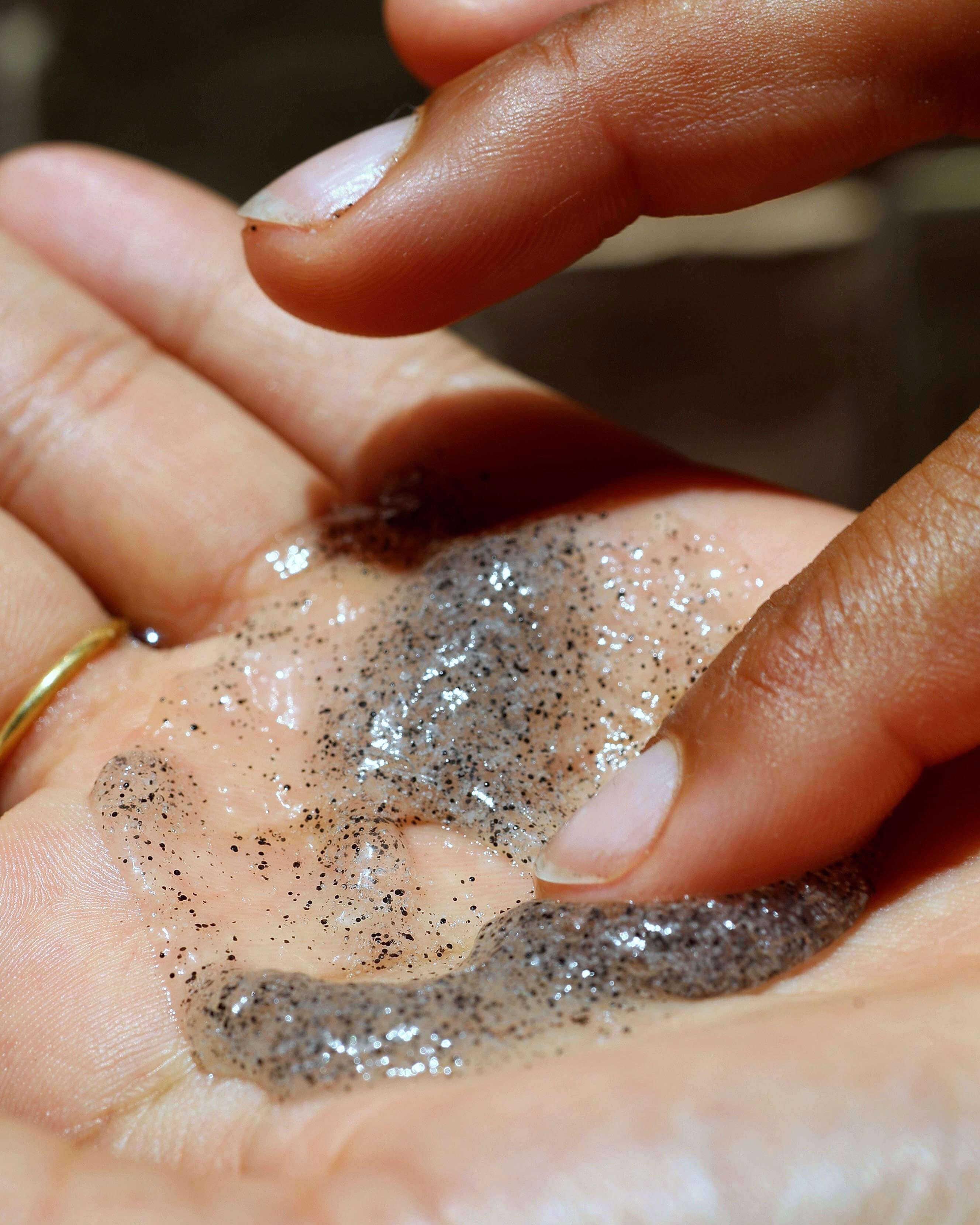 Exfoliating Shower Gel - Image 11