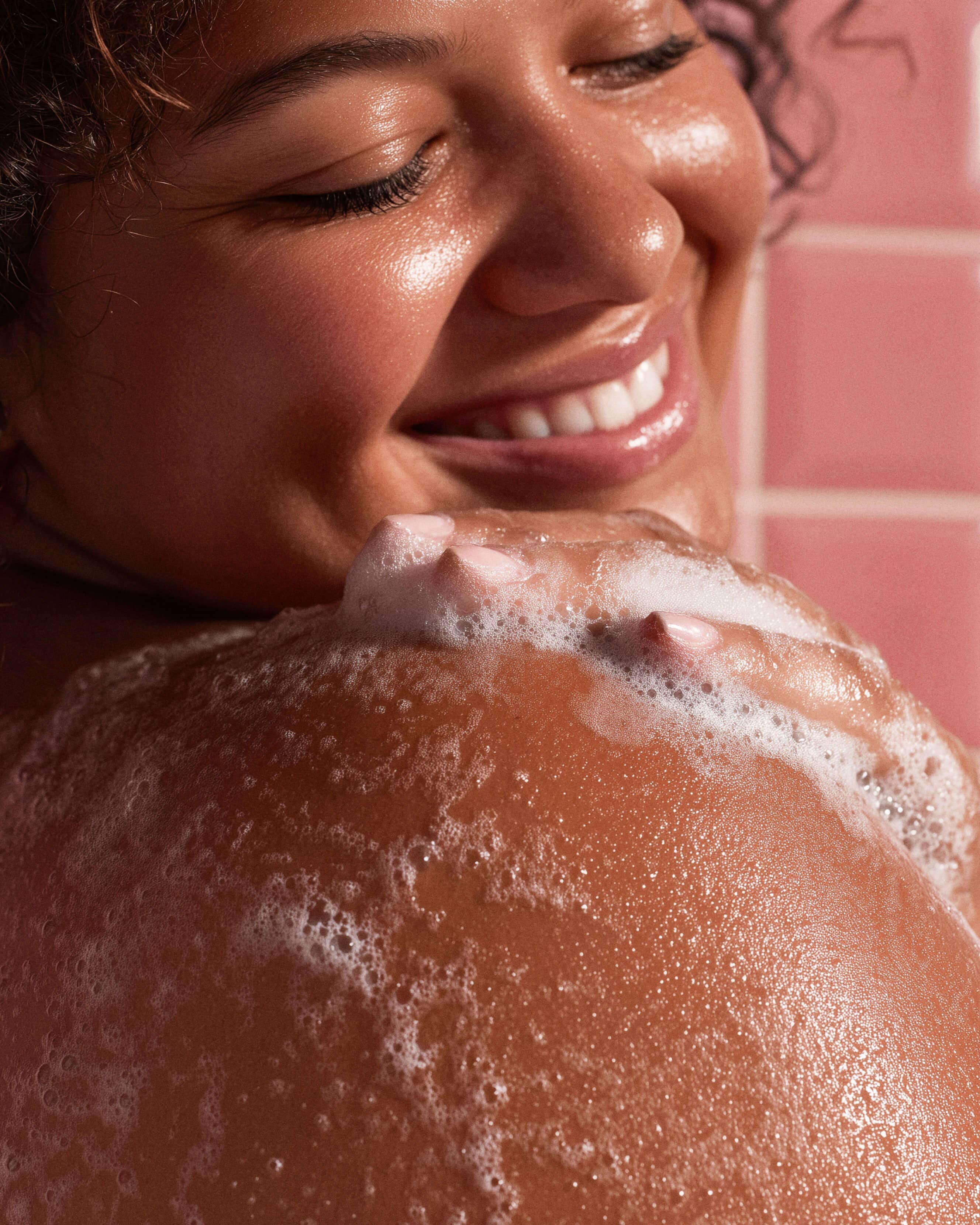Gentle Hydrating Body Wash for Sensitive Skin (Warm Vanilla) - Image 2