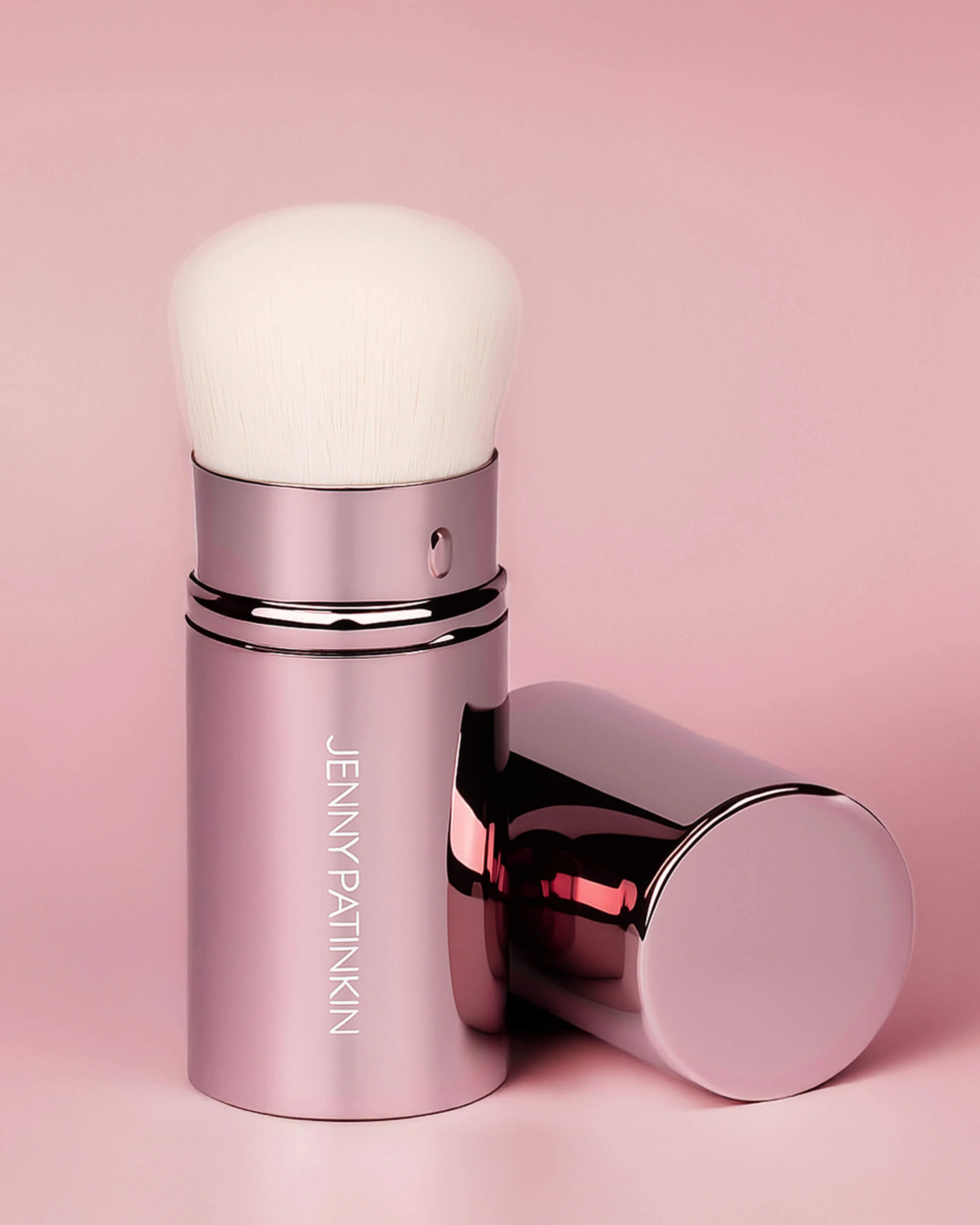 Glow and Go Retractable Makeup Brush - Image 3