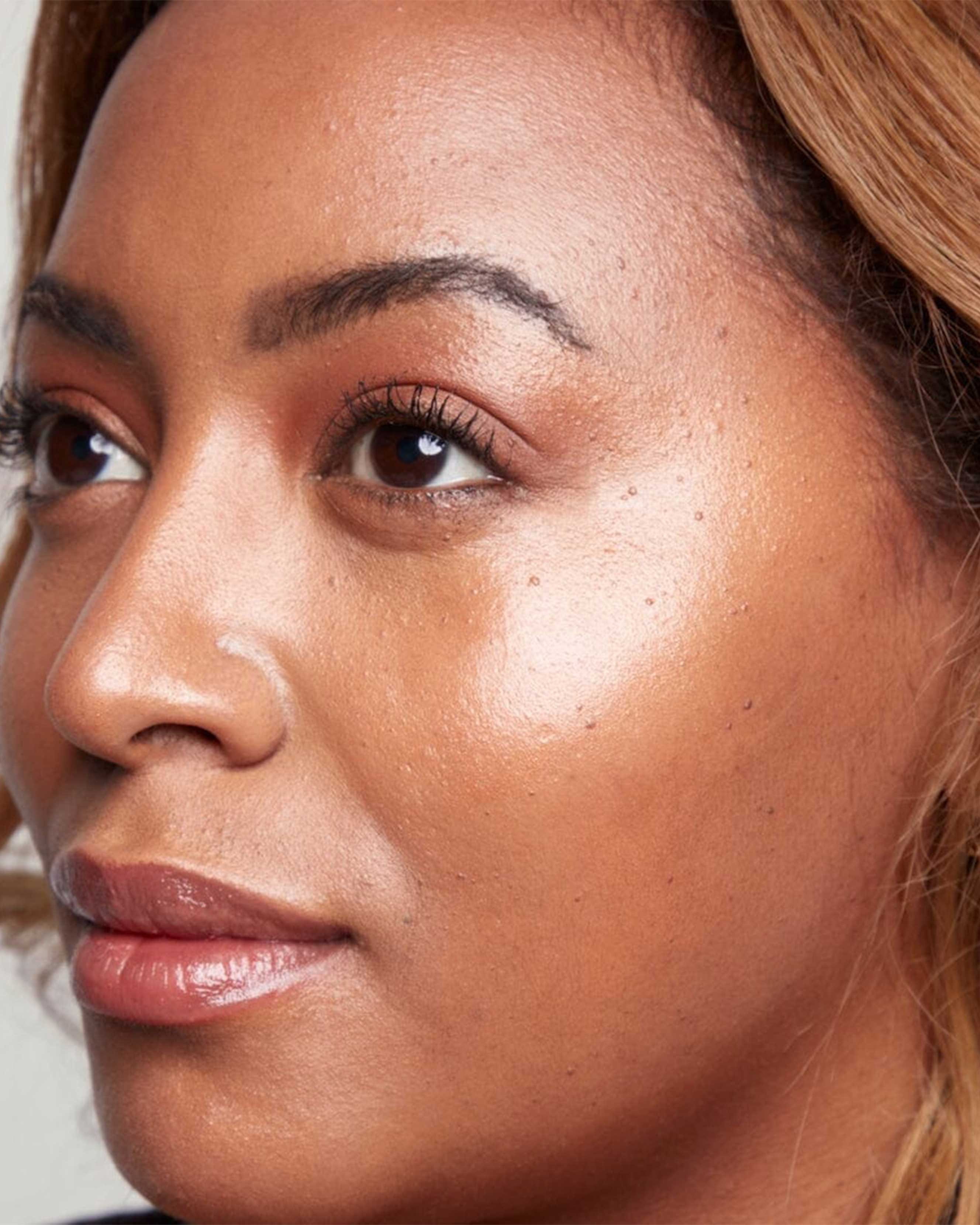 Hyaluronic Highlight Balm - Image 10