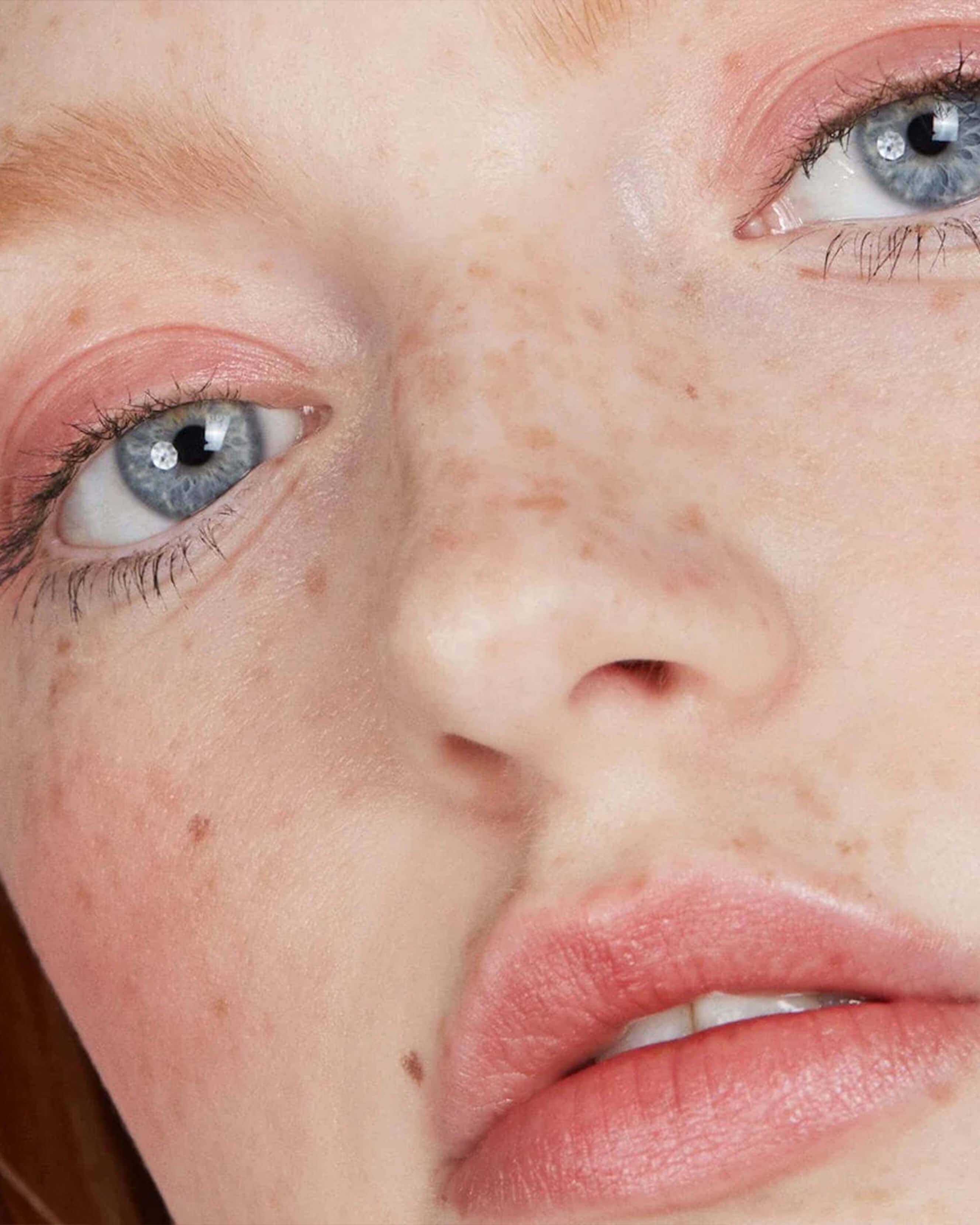 Lip-to-Lid Balmie - Image 64