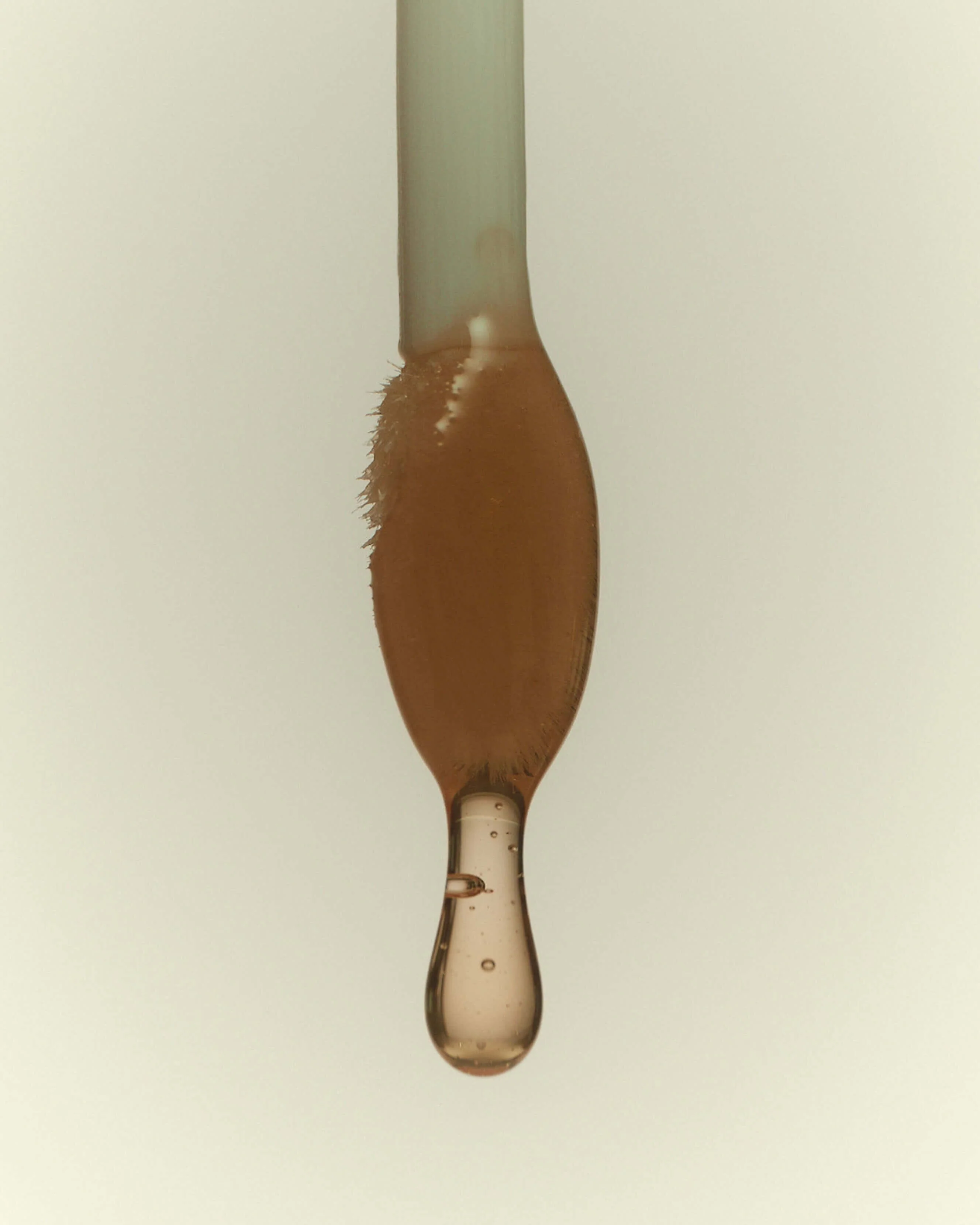 Lipid Lip Hydrating Glossy Oil - Image 8