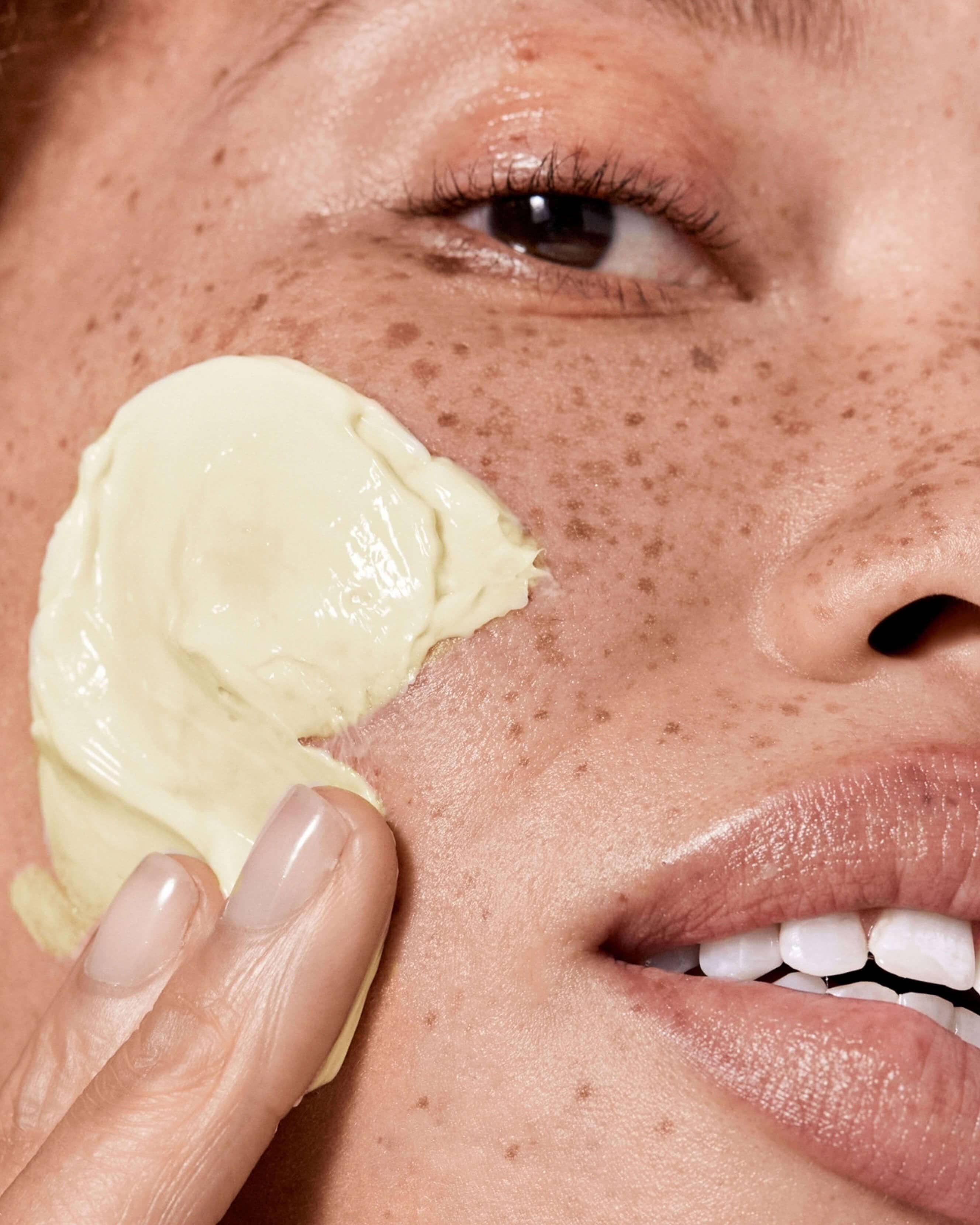 MahaMask Pampering Moisture Treatment - Image 2