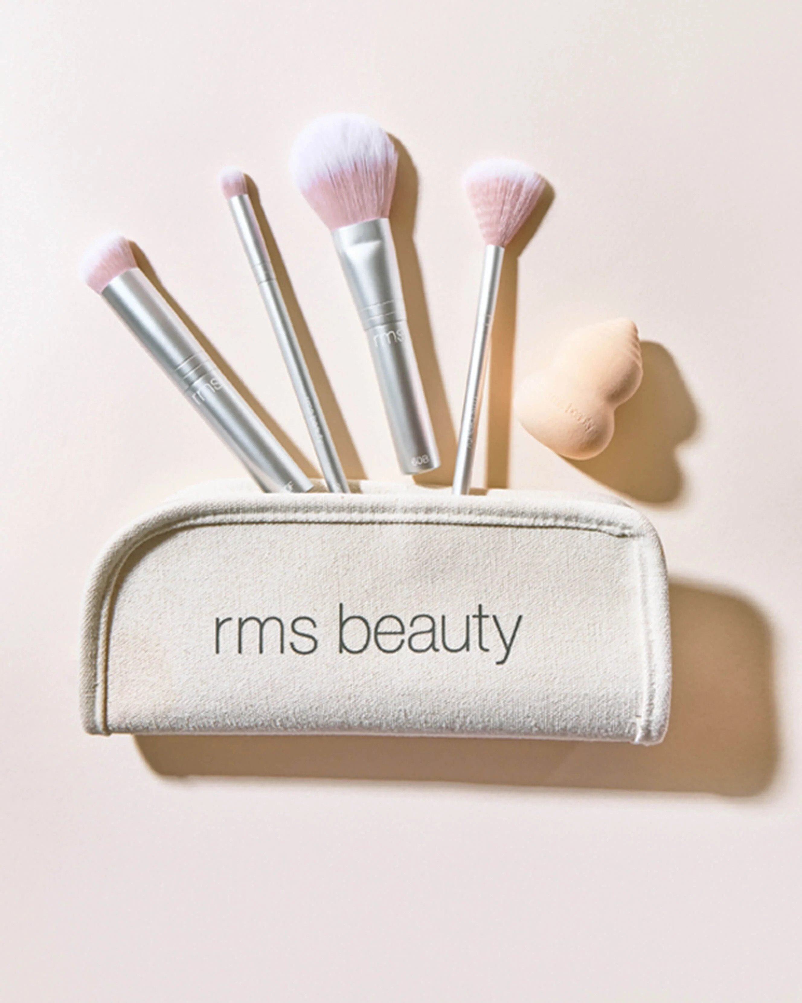 Skin2Skin Classic Fan Brush - Image 5