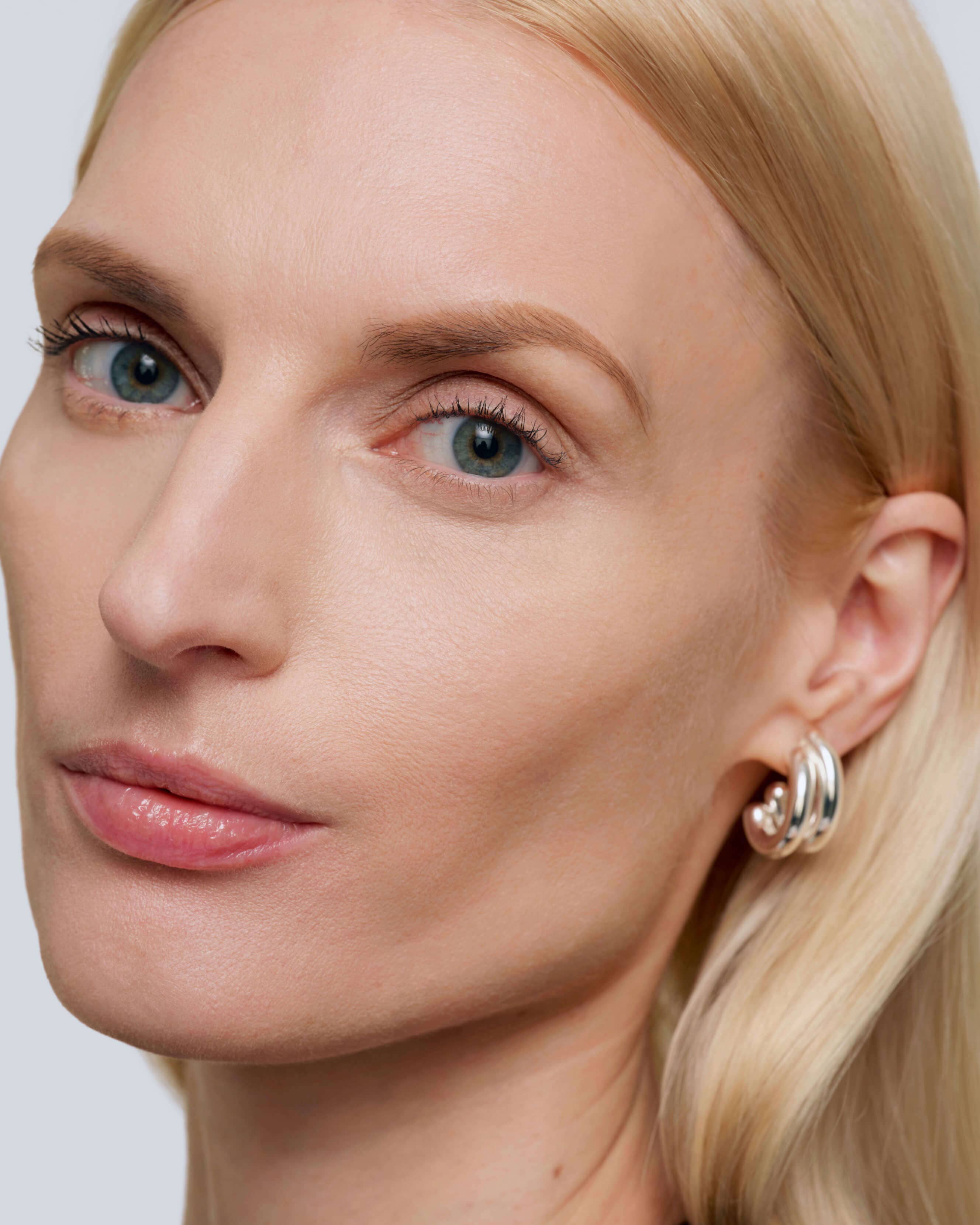 Slip Tint Undetectable Baked Setting Powder - Image 21