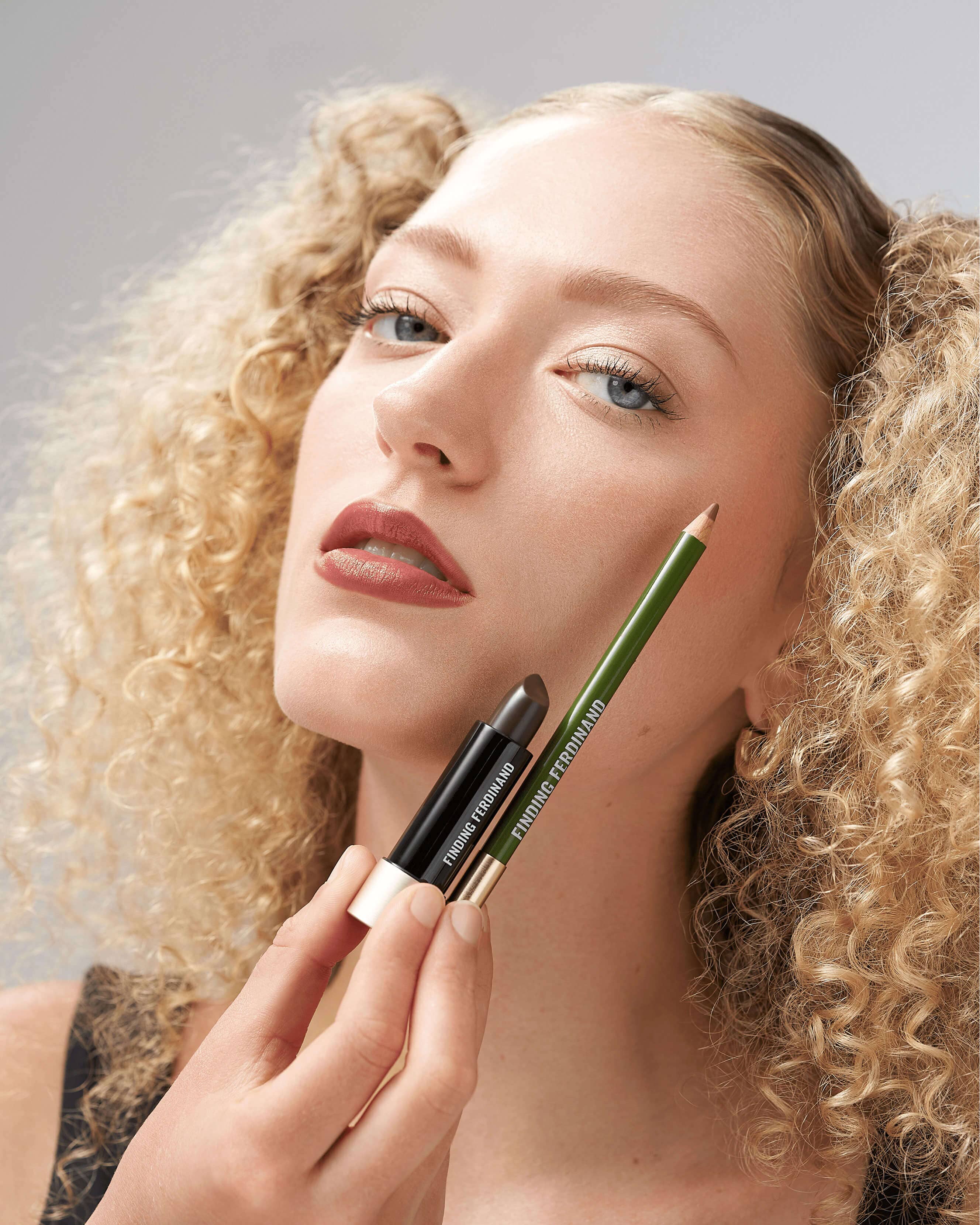 Soft Sketch Lip Liner Pencil - Image 31