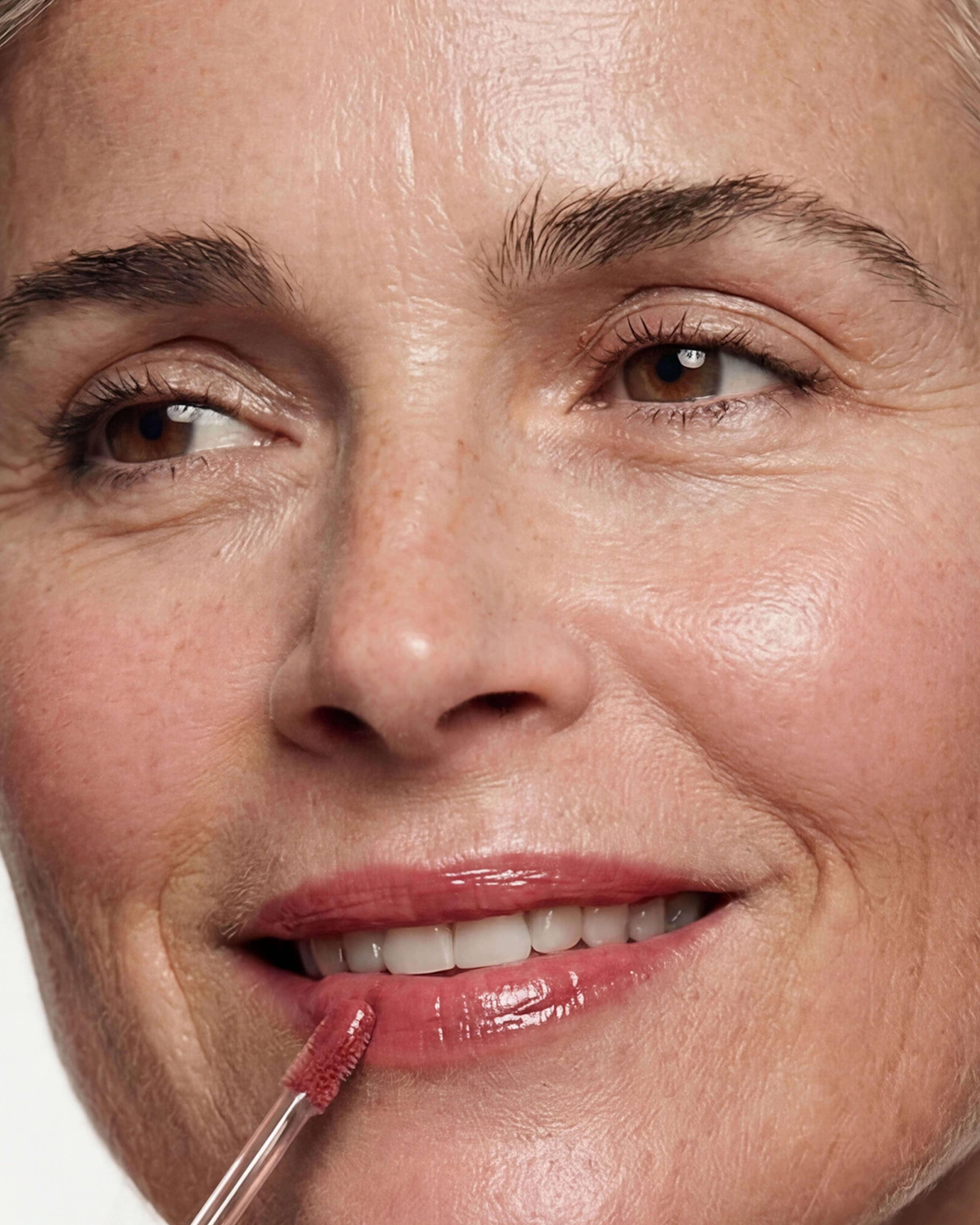 SPF 40 Nourishing Lip Serum - Image 14