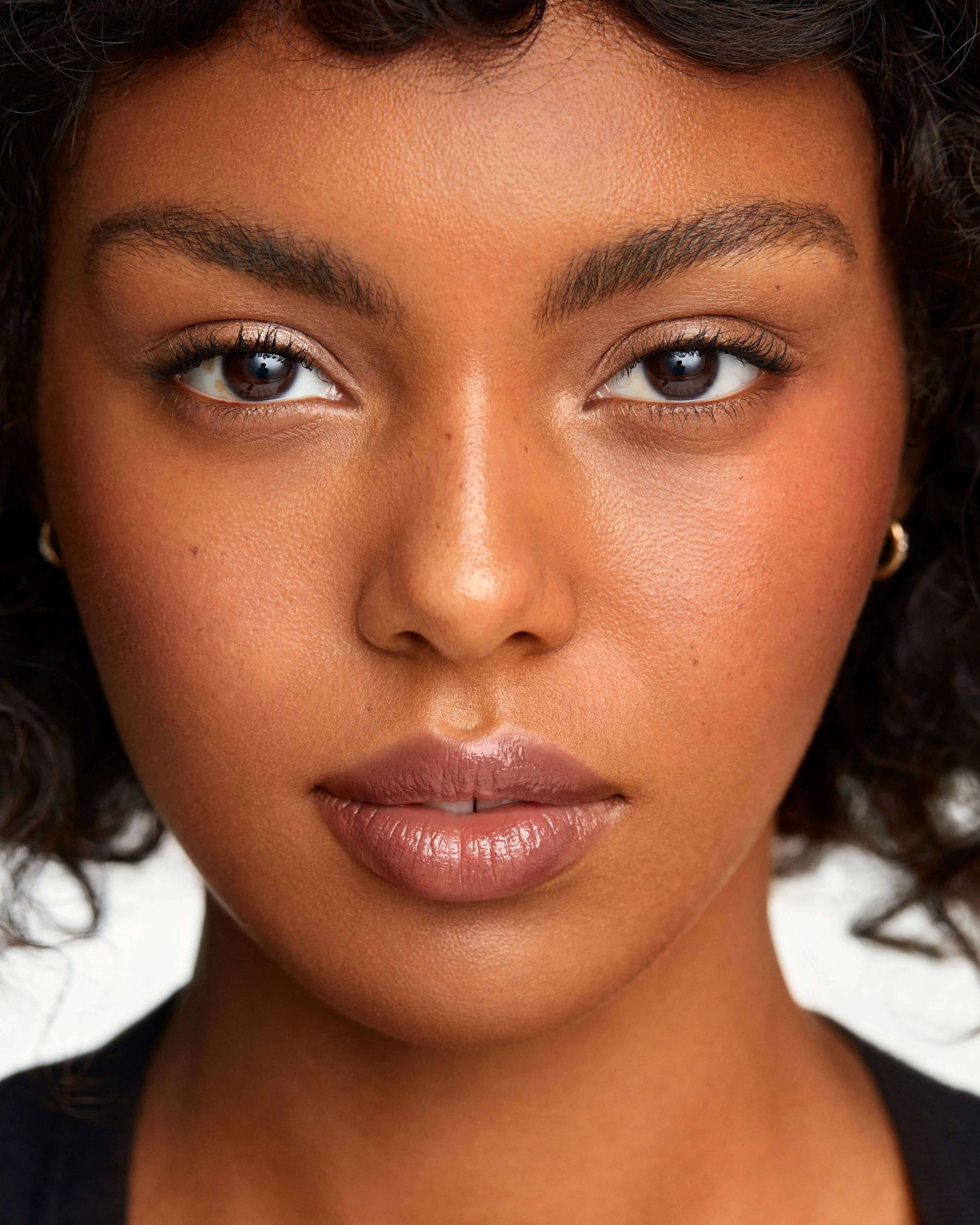 SuperSuede™ Radiant Talc-Free Baked Powder Bronzer - Image 24