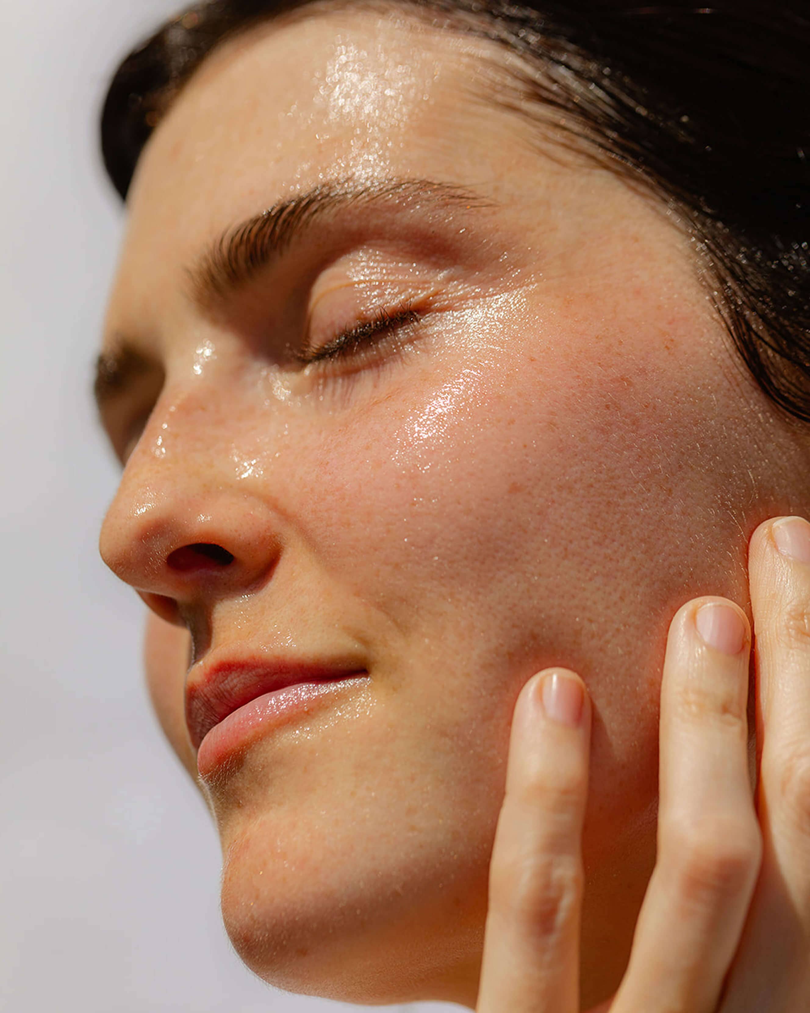 The Meringue Melt Regenerating Skin-Softening Cleanser - Image 8