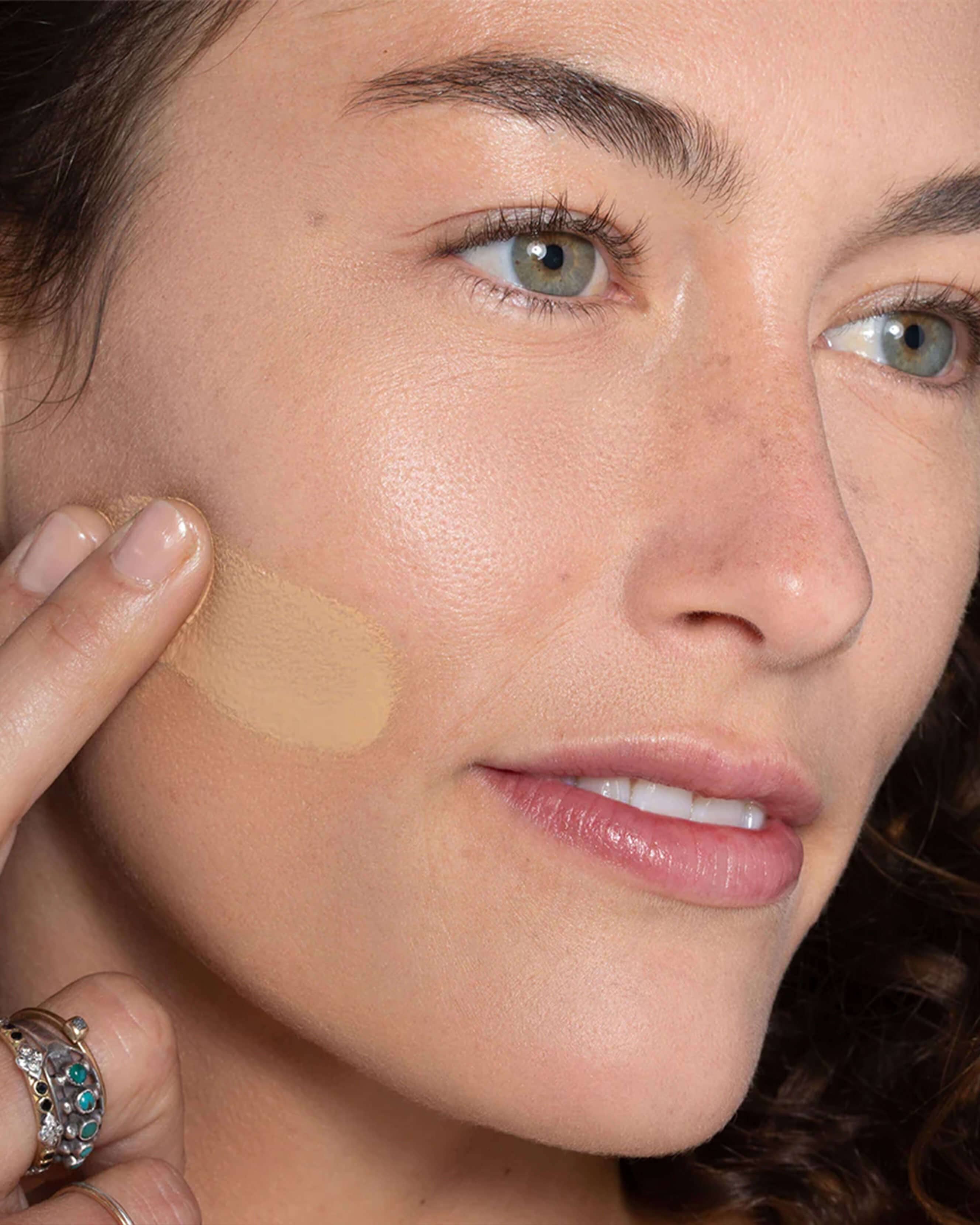 True Skin Serum Foundation - Image 46